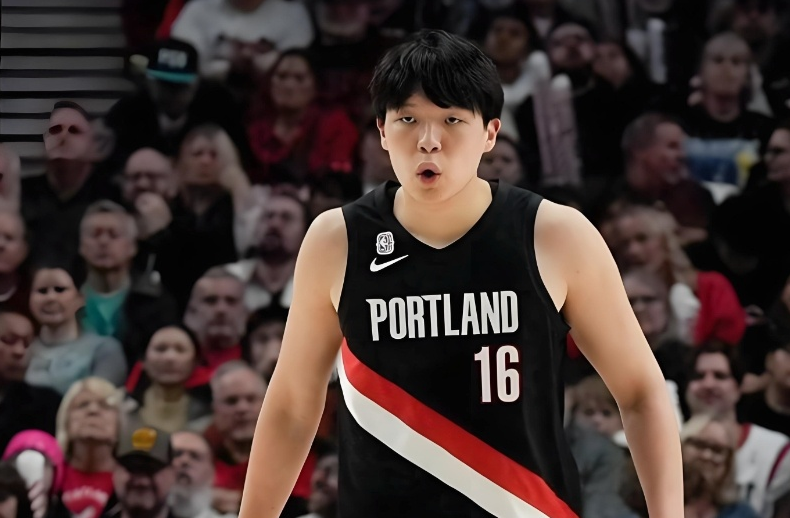 星空体育赛事中心-杨瀚森第21场DNP：全场板凳坐穿 见证开拓者无缘23分逆转